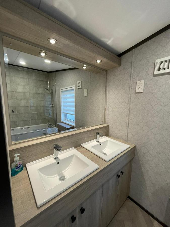 Brackencroft Lodge With Hot Tub York Ngoại thất bức ảnh